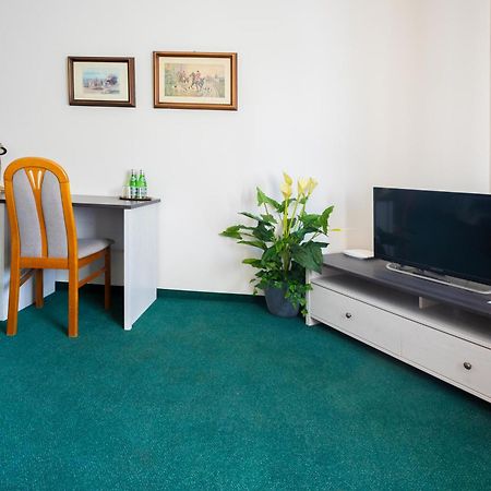 Hotel Sandro Silver & Spichlerz Antoniny 레스노 외부 사진
