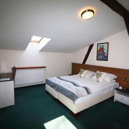 Hotel Sandro Silver & Spichlerz Antoniny 레스노 외부 사진