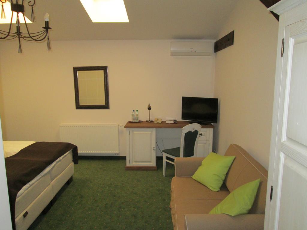 Hotel Sandro Silver & Spichlerz Antoniny 레스노 객실 사진