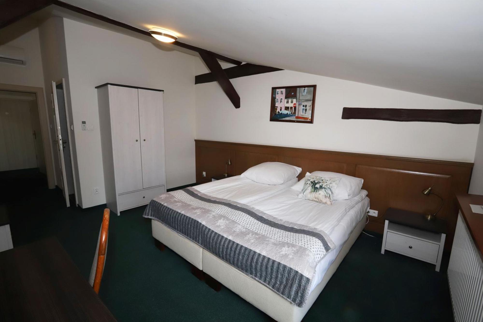 Hotel Sandro Silver & Spichlerz Antoniny 레스노 외부 사진