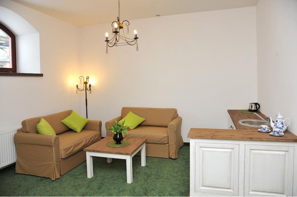 Hotel Sandro Silver & Spichlerz Antoniny 레스노 객실 사진